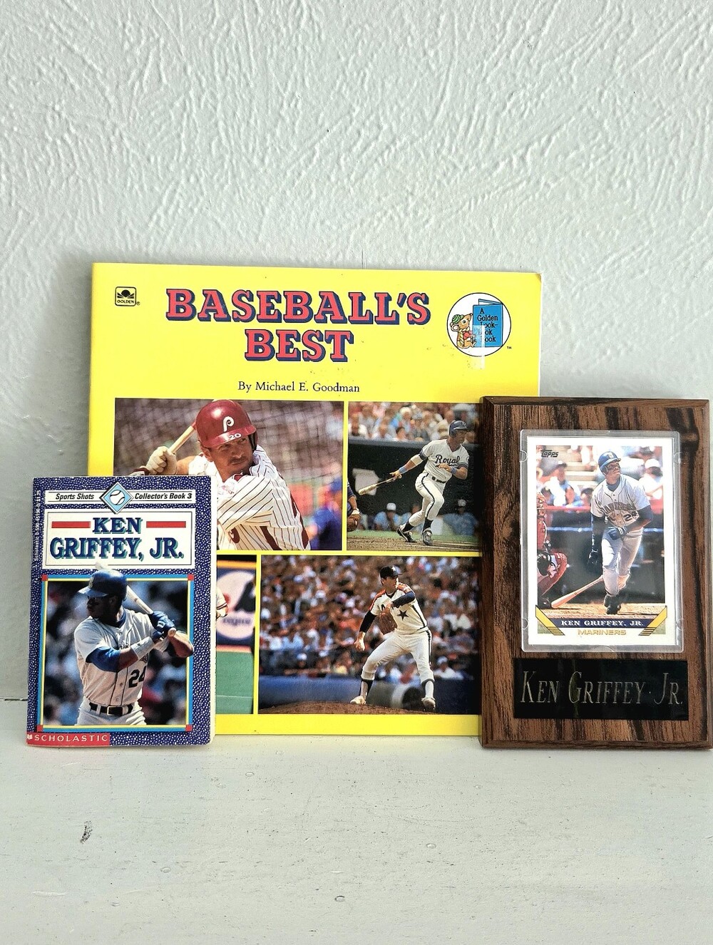 Vintage 1993 Ken Griffey Jr. #179 Custom Mounted Plaque And Sports Shots Book 3
